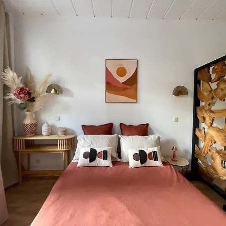 Studio-chambre D'hotel Prive * Grospierres